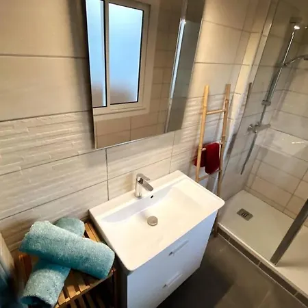 T2 Cosy Sur Aix Apartment *